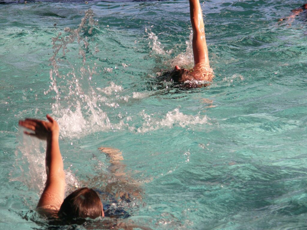 Rückenschwimmen 24 Hinweise zum richtigen Rückenkraulschwimmen