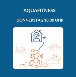 Produktbild für einen Live-Online-Aquafitnesskurs am Donnerstag um 18:30 Uhr. Oben im Bild ist eine Trainerin mit Headset in einem blau gezeichneten Haus-Symbol zu sehen, die den Kurs live anleitet. Darunter ist in oranger Farbe eine Frau zu sehen, die die Anleitungen über Kopfhörer hört und selbstständig im Wasser übt. Weitere Schwimmbadgäste sind im Hintergrund angedeutet.